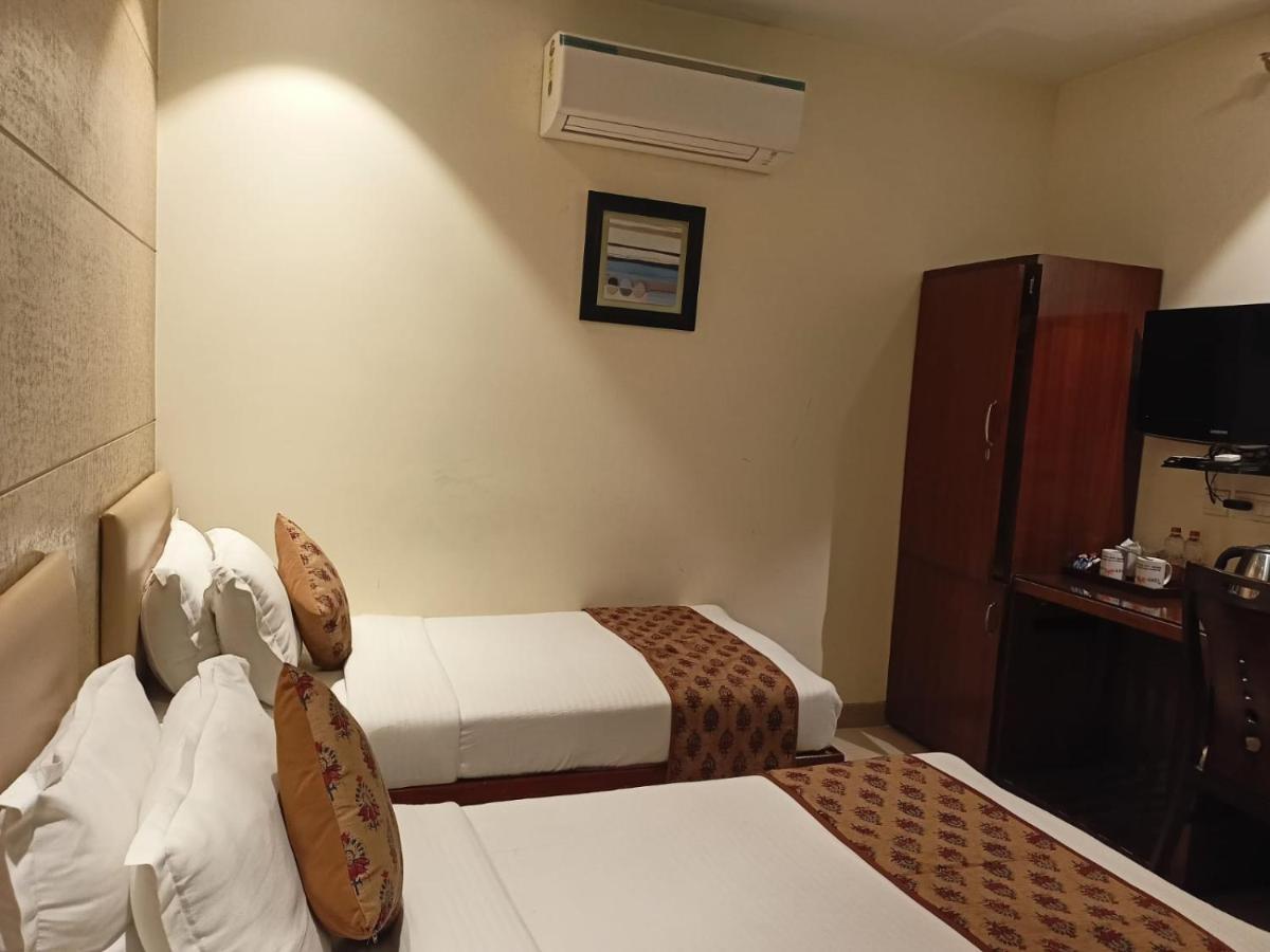 Cosy Grand, Chanakyapuri By The Cosy Hotels New Delhi Luaran gambar