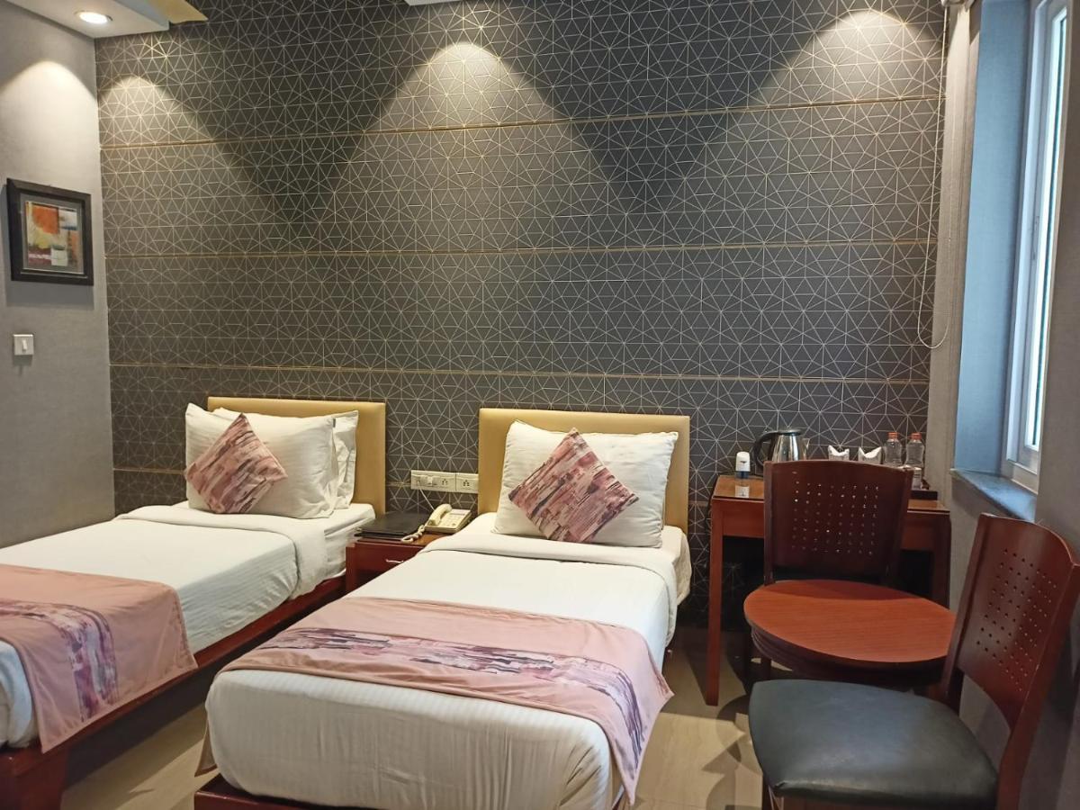 Cosy Grand, Chanakyapuri By The Cosy Hotels New Delhi Luaran gambar