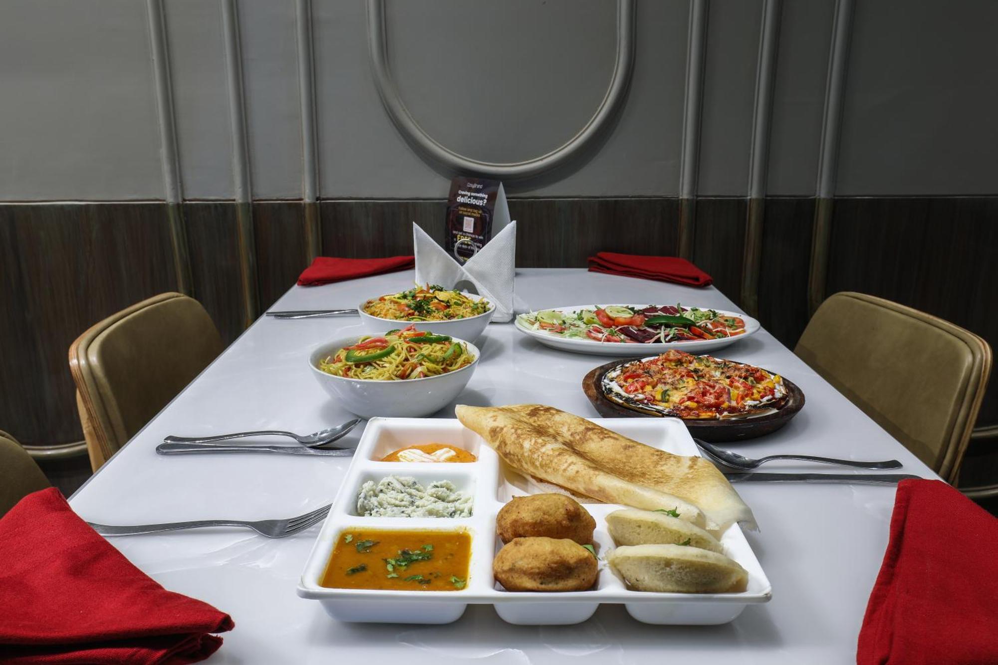 Cosy Grand, Chanakyapuri By The Cosy Hotels New Delhi Luaran gambar