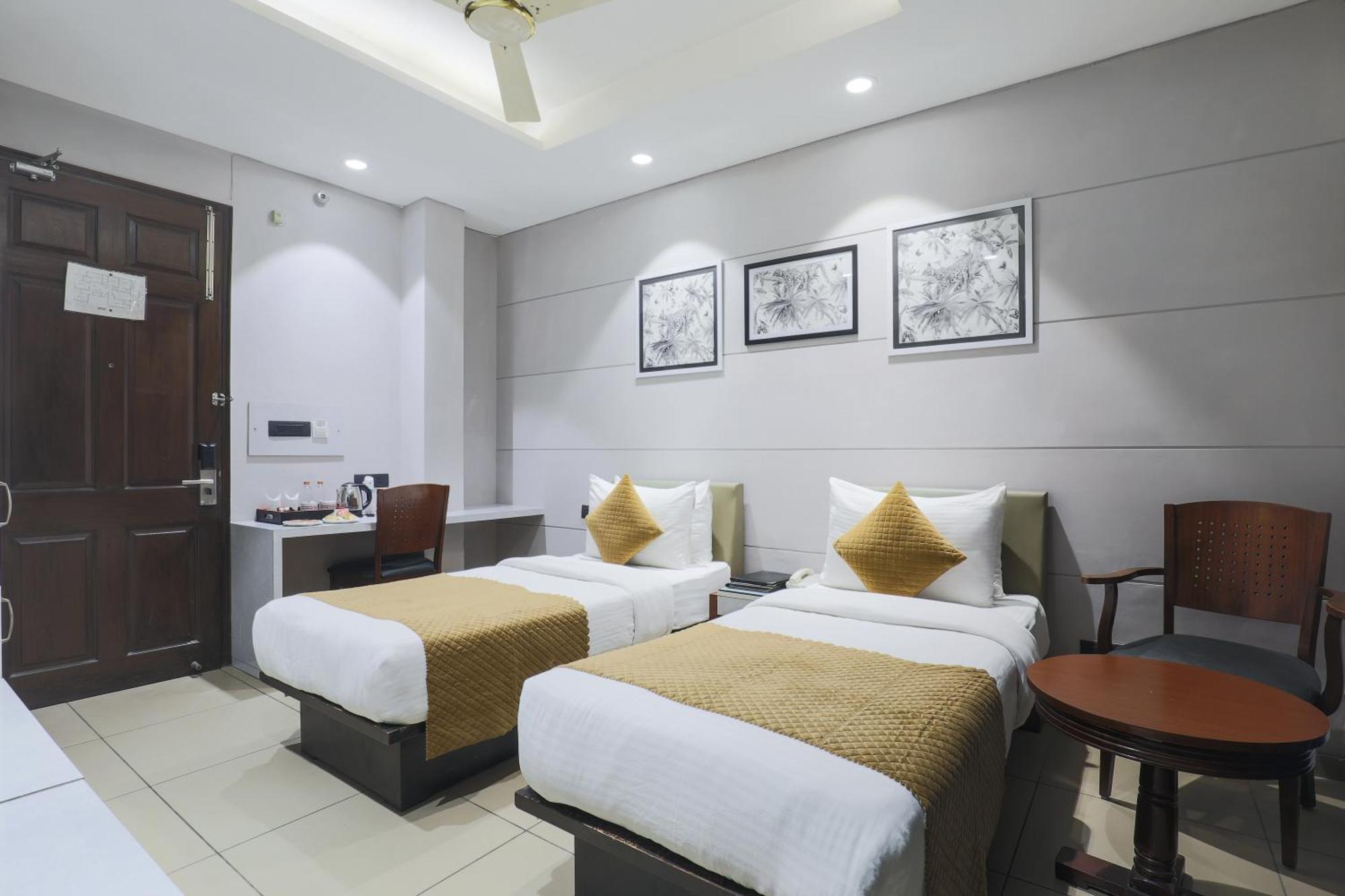 Cosy Grand, Chanakyapuri By The Cosy Hotels New Delhi Luaran gambar