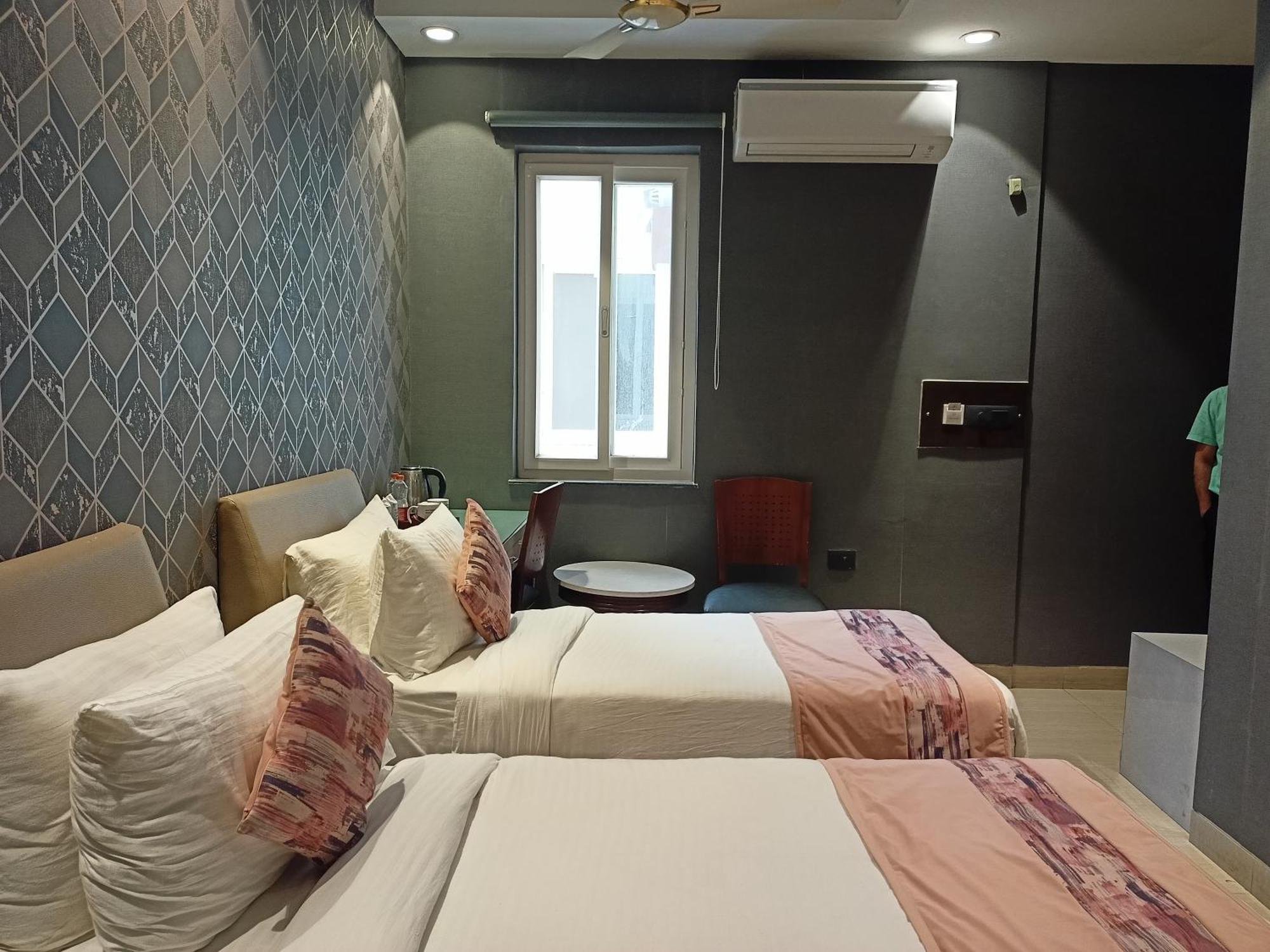 Cosy Grand, Chanakyapuri By The Cosy Hotels New Delhi Luaran gambar