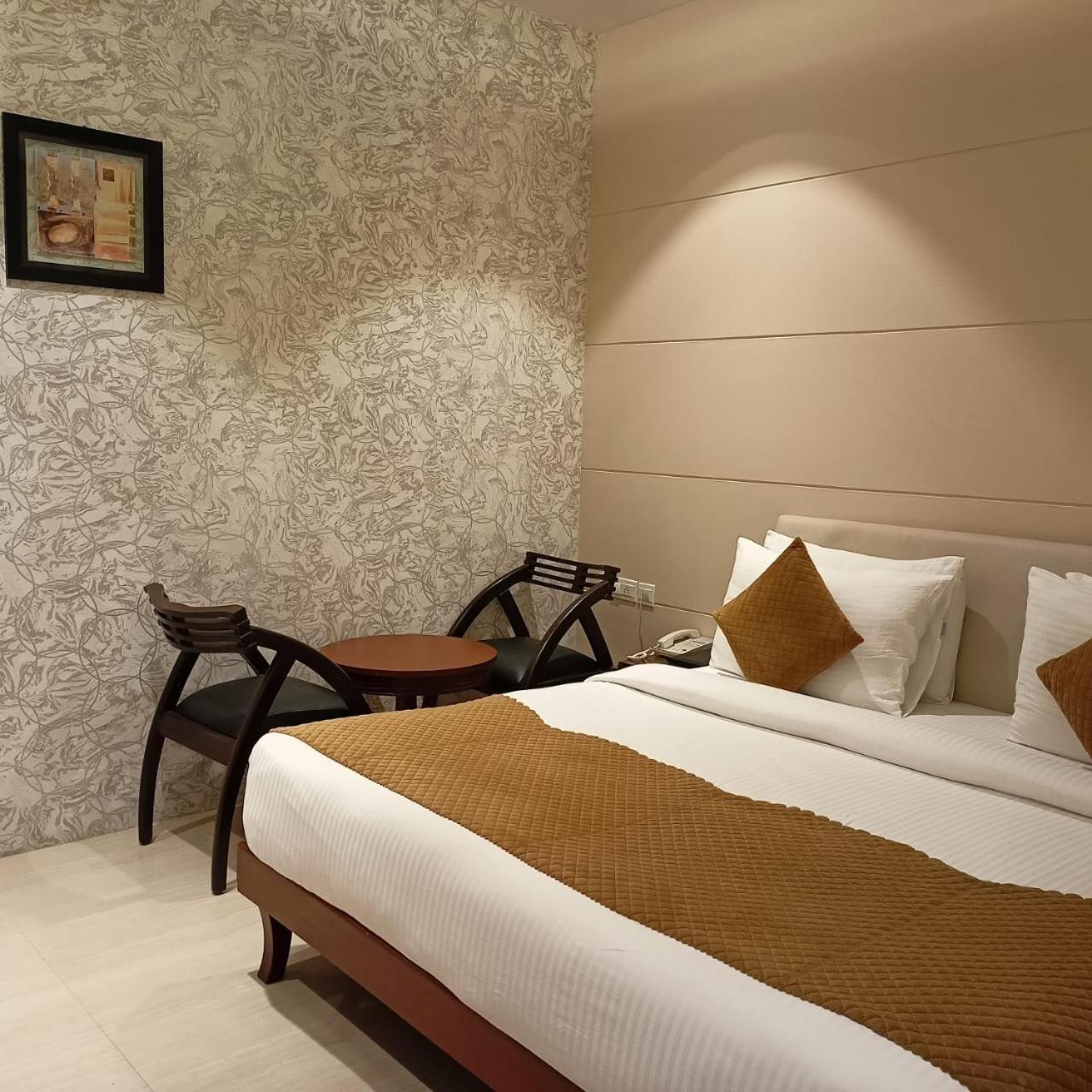 Cosy Grand, Chanakyapuri By The Cosy Hotels New Delhi Luaran gambar