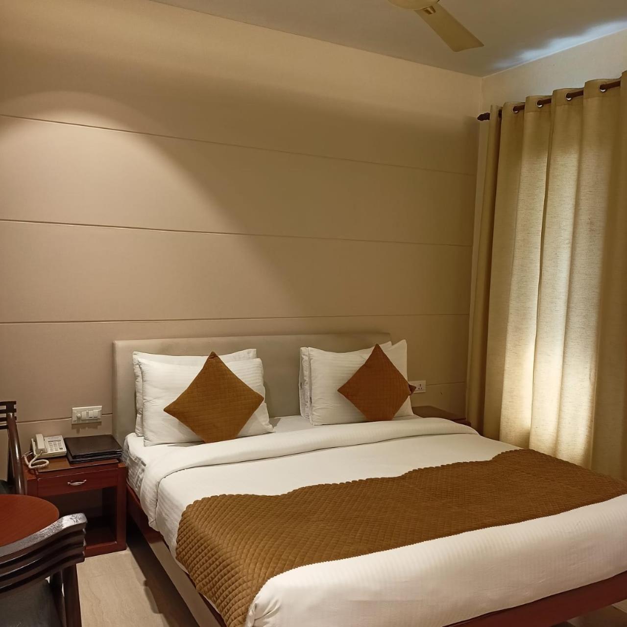 Cosy Grand, Chanakyapuri By The Cosy Hotels New Delhi Luaran gambar