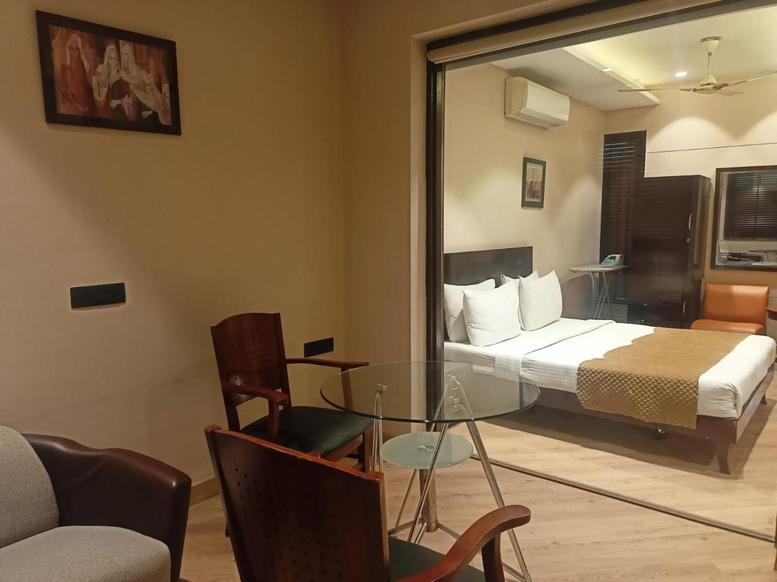 Cosy Grand, Chanakyapuri By The Cosy Hotels New Delhi Luaran gambar